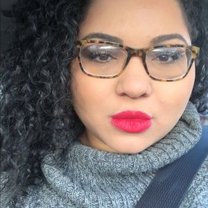 Meet your Posher, Alexia